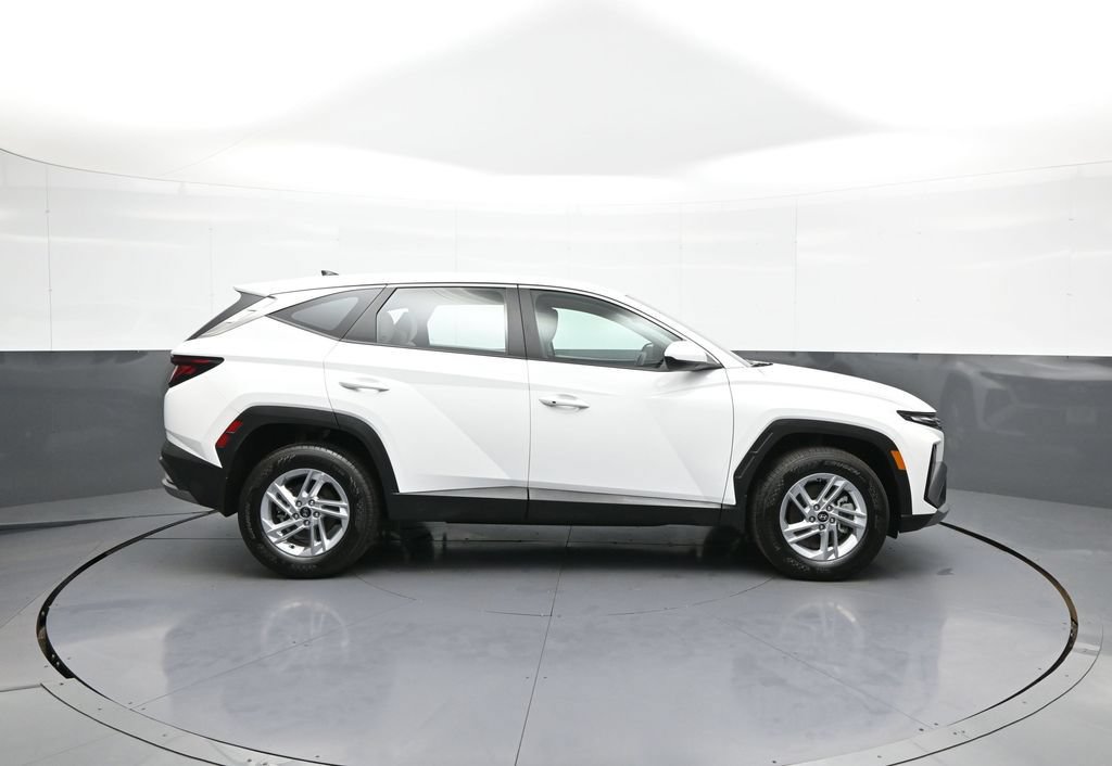 Certified 2025 Hyundai Tucson SE AWD/4WD image 5