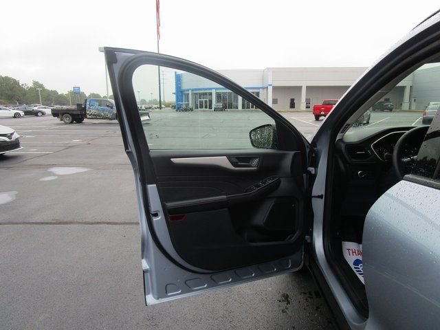 Used 2022 Ford Escape SE w/ Convenience Package image 16