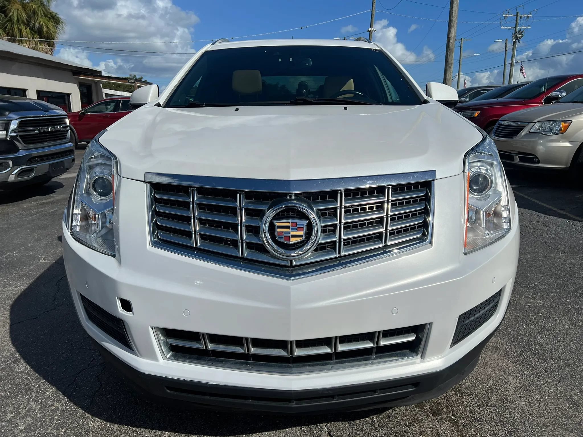 Used 2014 Cadillac SRX Luxury w/ Driver Awareness Package AWD/4WD image 3