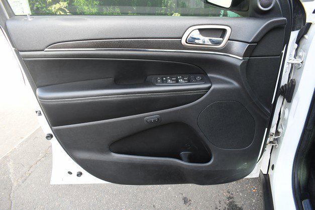 Used 2016 Jeep Grand Cherokee Limited w/ Trailer Tow Group IV image 13