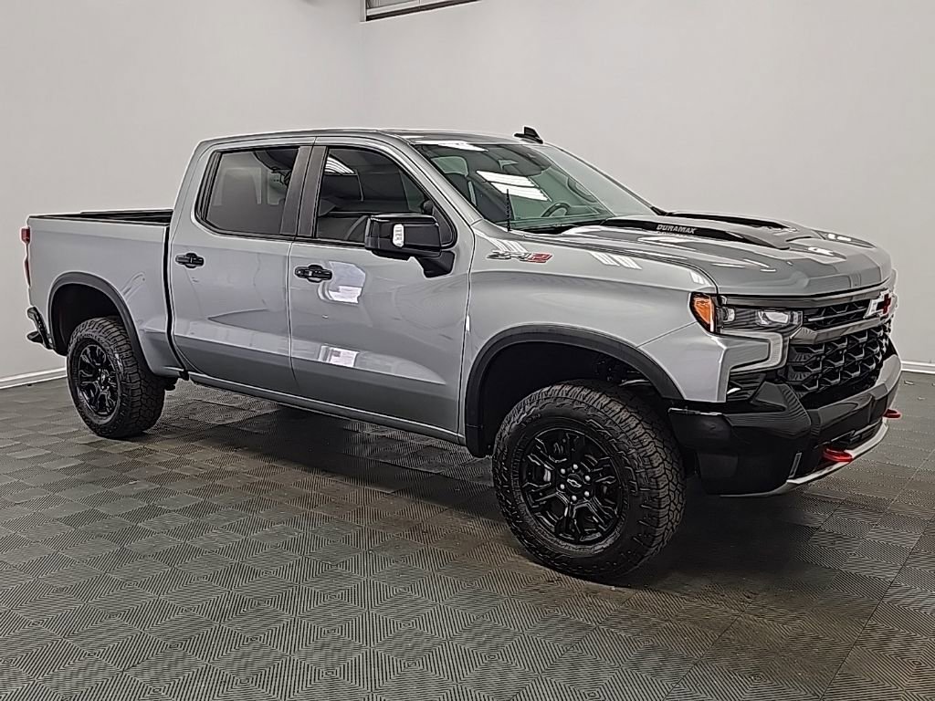 Used 2024 Chevrolet Silverado 1500 ZR2 image 2