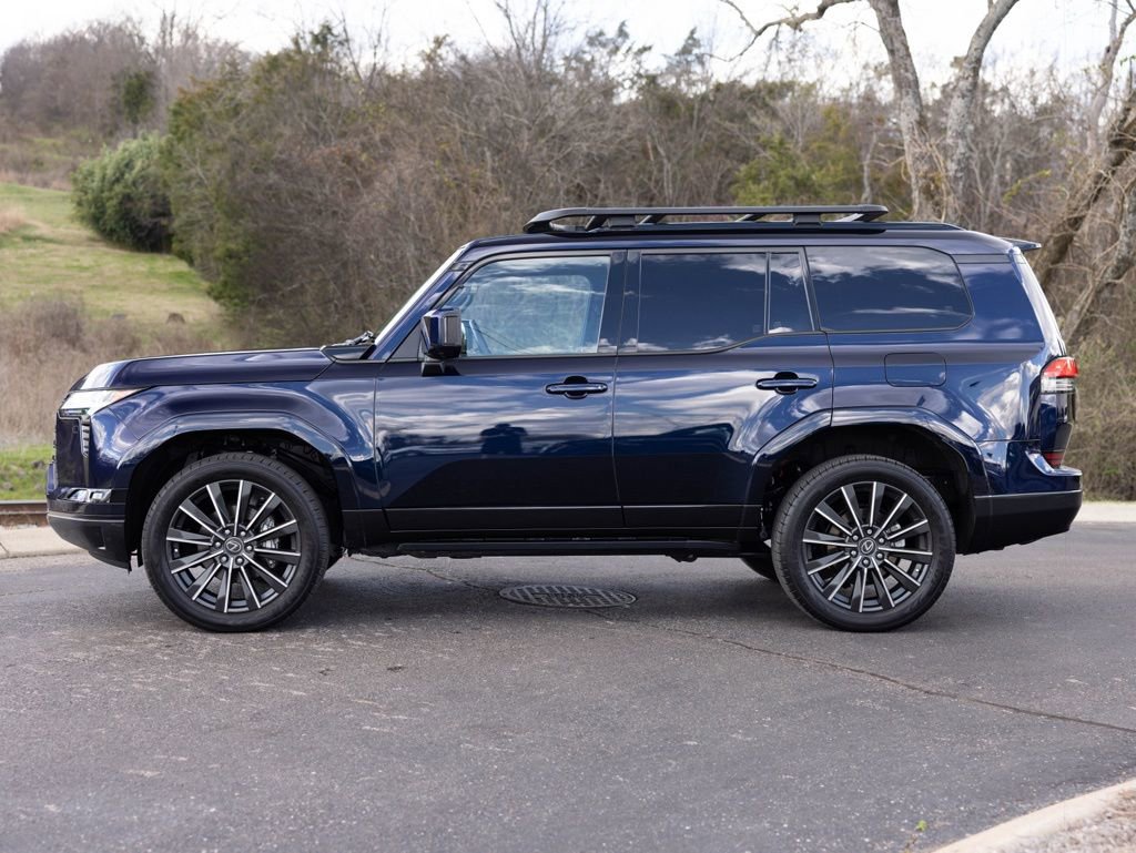 Used 2024 Lexus GX 550 w/ Accessory Package (2T) image 5