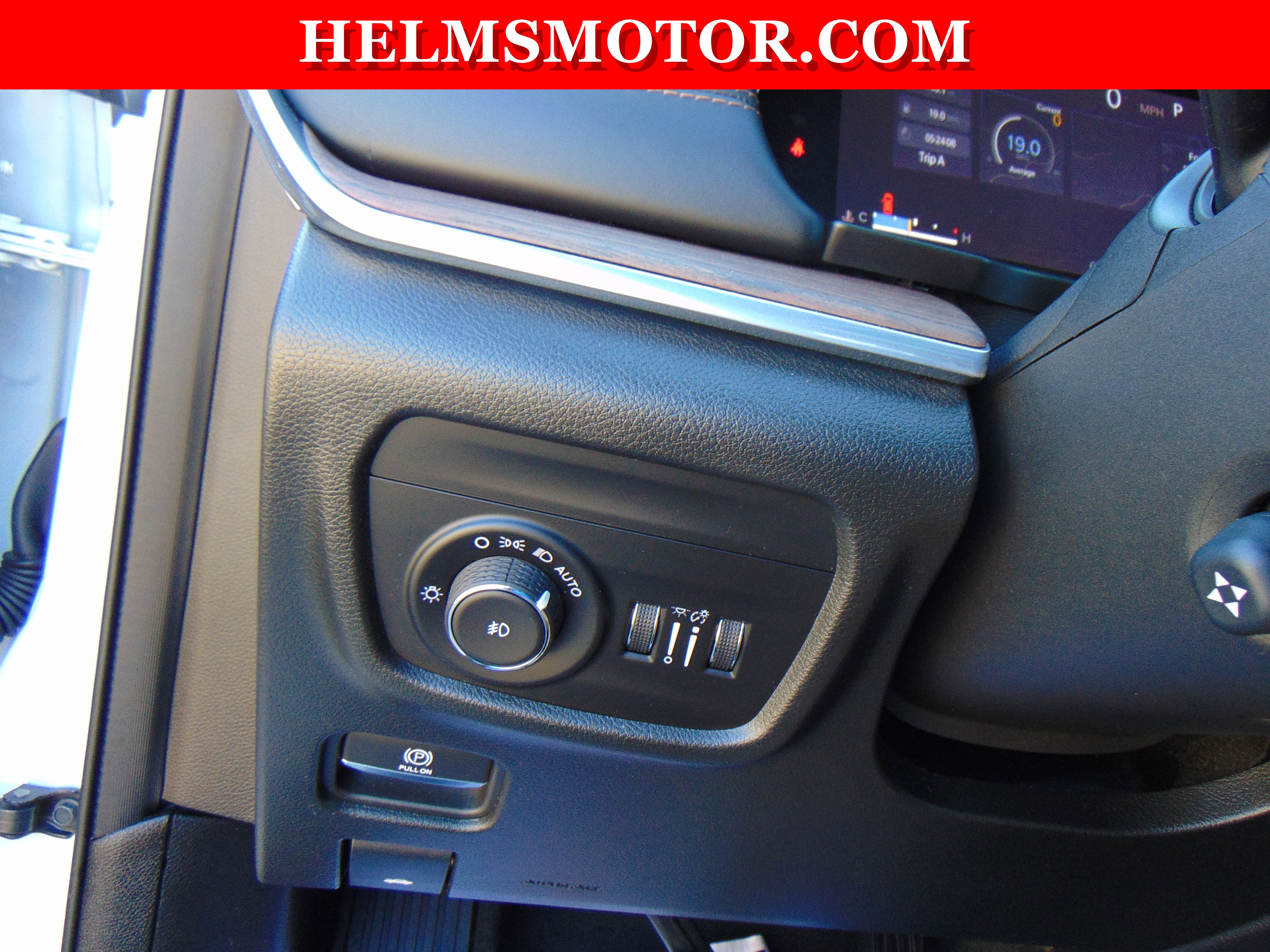 Certified 2023 Jeep Grand Cherokee L Summit w/ Luxury Tech Group V image 19