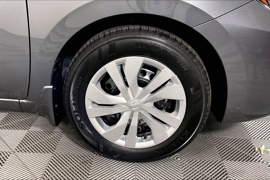 New 2025 Nissan Versa S w/ Trunk Package FWD image 16