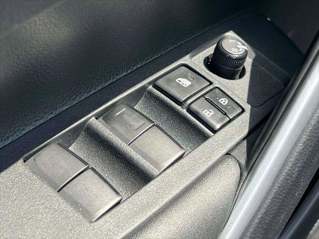 Certified 2023 Toyota Corolla Cross LE w/ Moonroof Package image 18