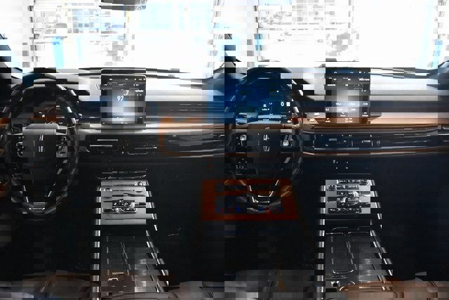 Used 2021 Lincoln Aviator Reserve w/ Equipment Group 201A image 5