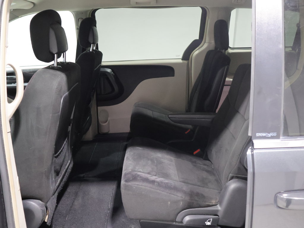 Used 2011 Dodge Grand Caravan Crew w/ Entertainment Group 1 FWD image 17