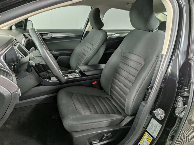 Used 2019 Ford Fusion SE FWD image 12