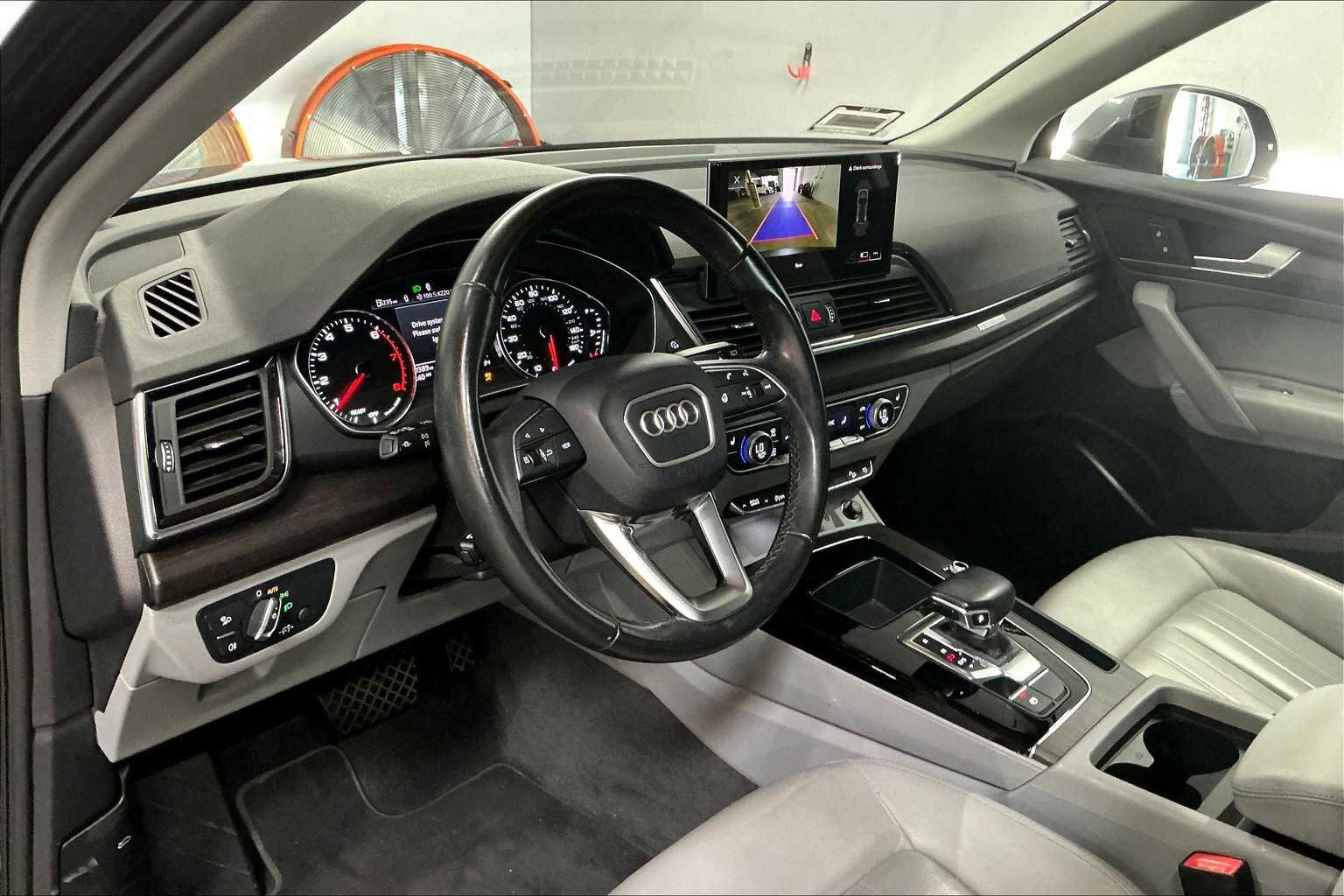 Used 2023 Audi Q5 2.0T Premium w/ Convenience Package image 16