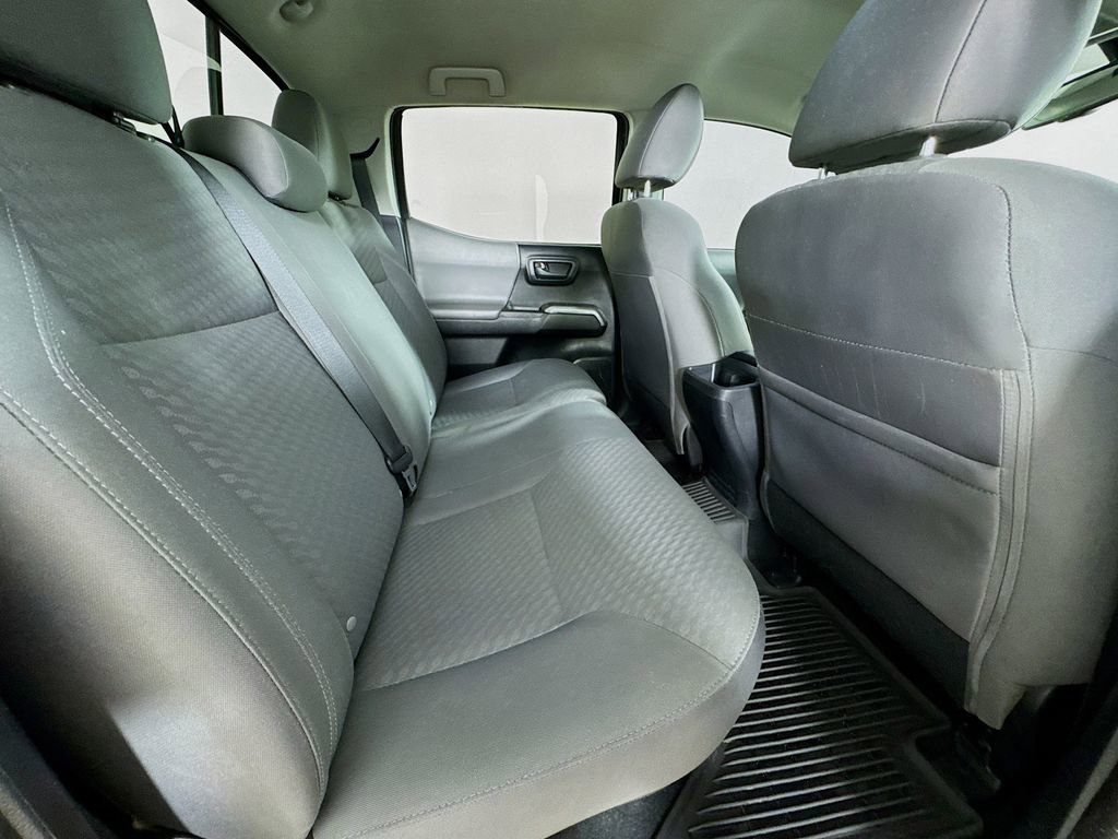 Used 2022 Toyota Tacoma SR5 RWD image 32