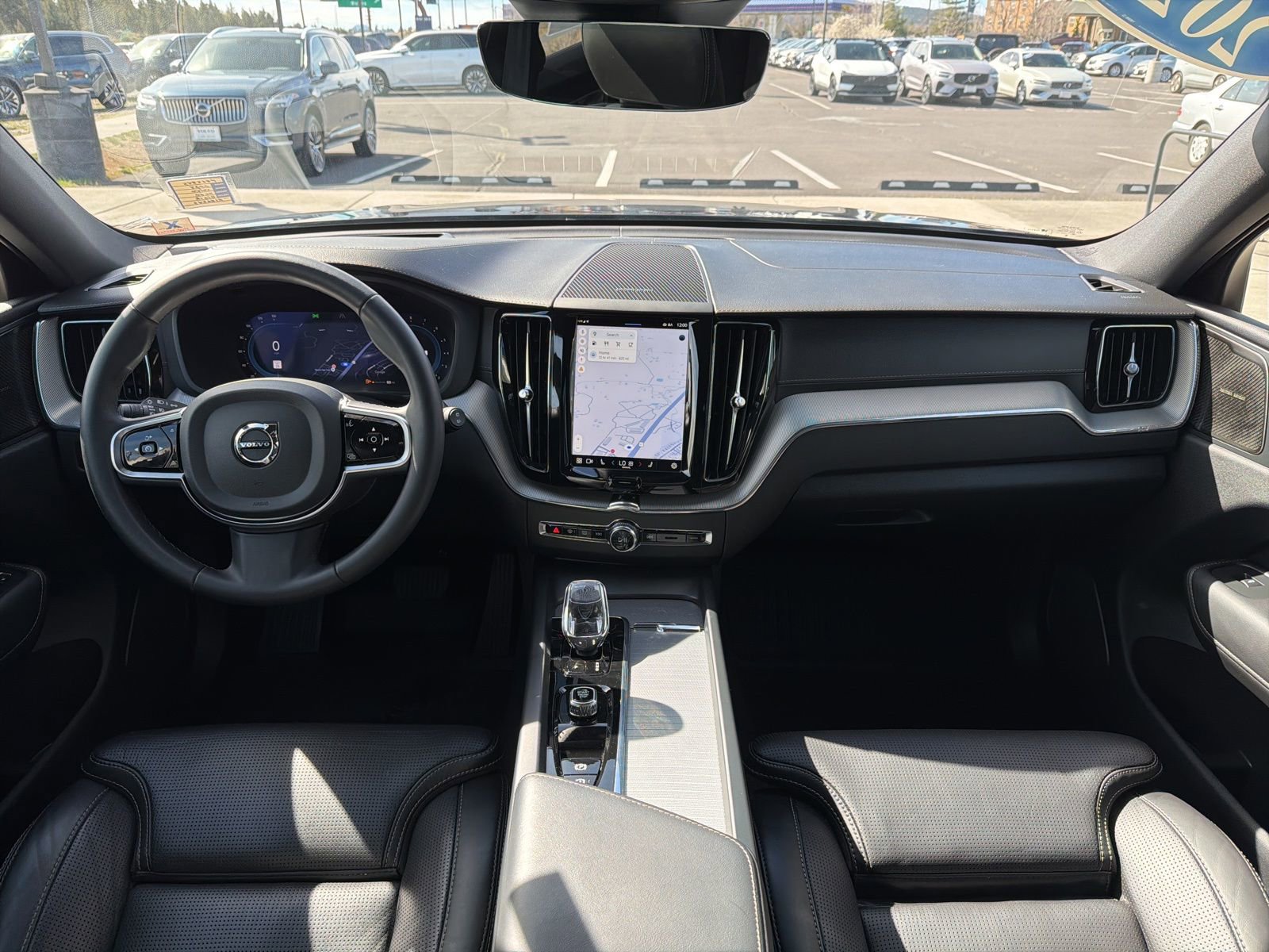 Used 2024 Volvo XC60 B5 Ultimate w/ Protection Package Premier image 9