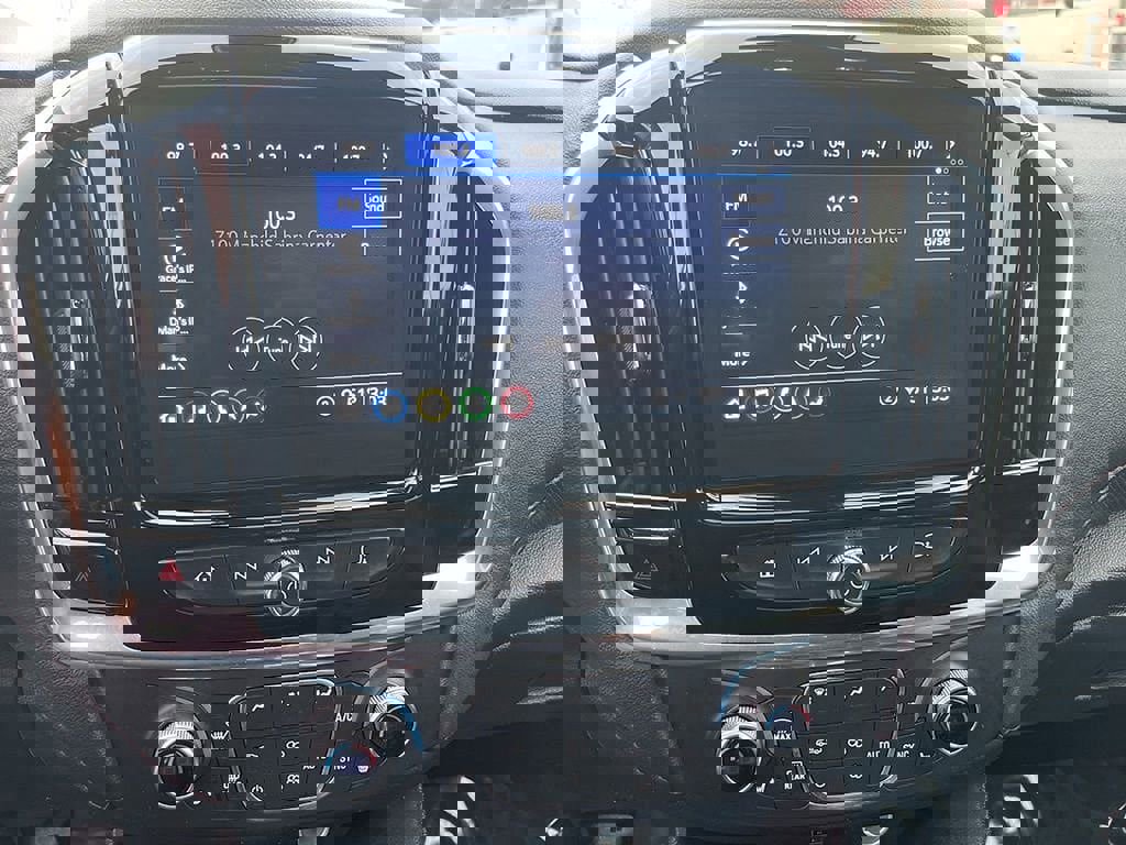 Used 2023 Chevrolet Traverse RS image 39