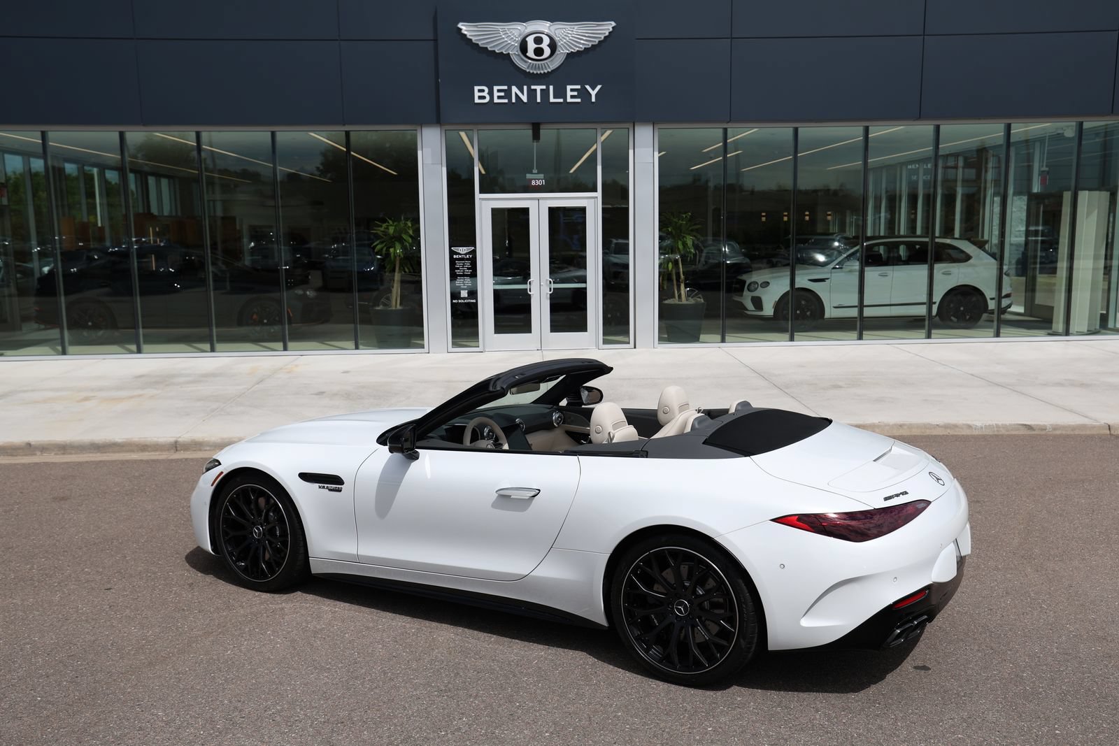 Used 2024 Mercedes-Benz SL 63 AMG 4MATIC image 9