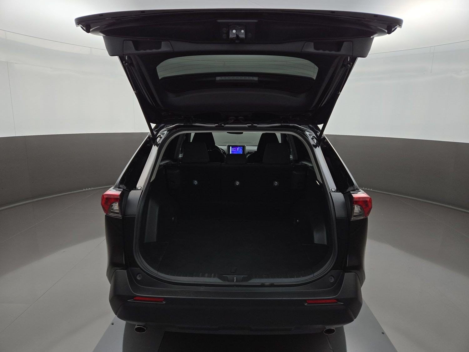Certified 2025 Toyota RAV4 LE FWD image 28