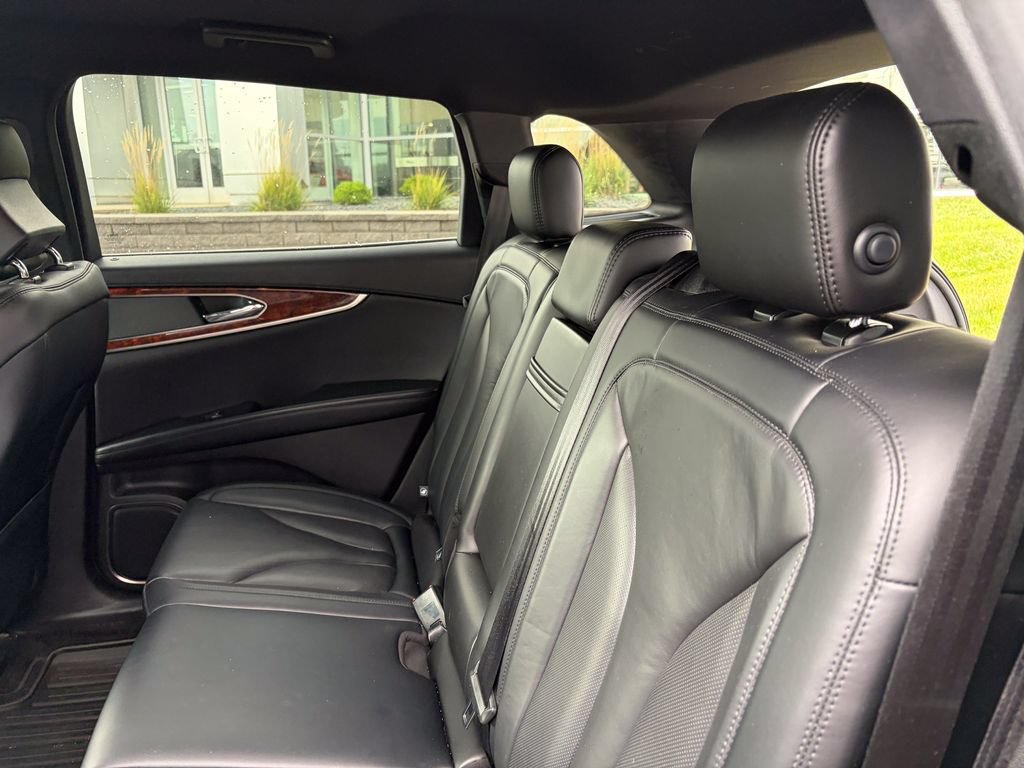 Used 2018 Lincoln MKX Select w/ Select Plus Package AWD/4WD image 13