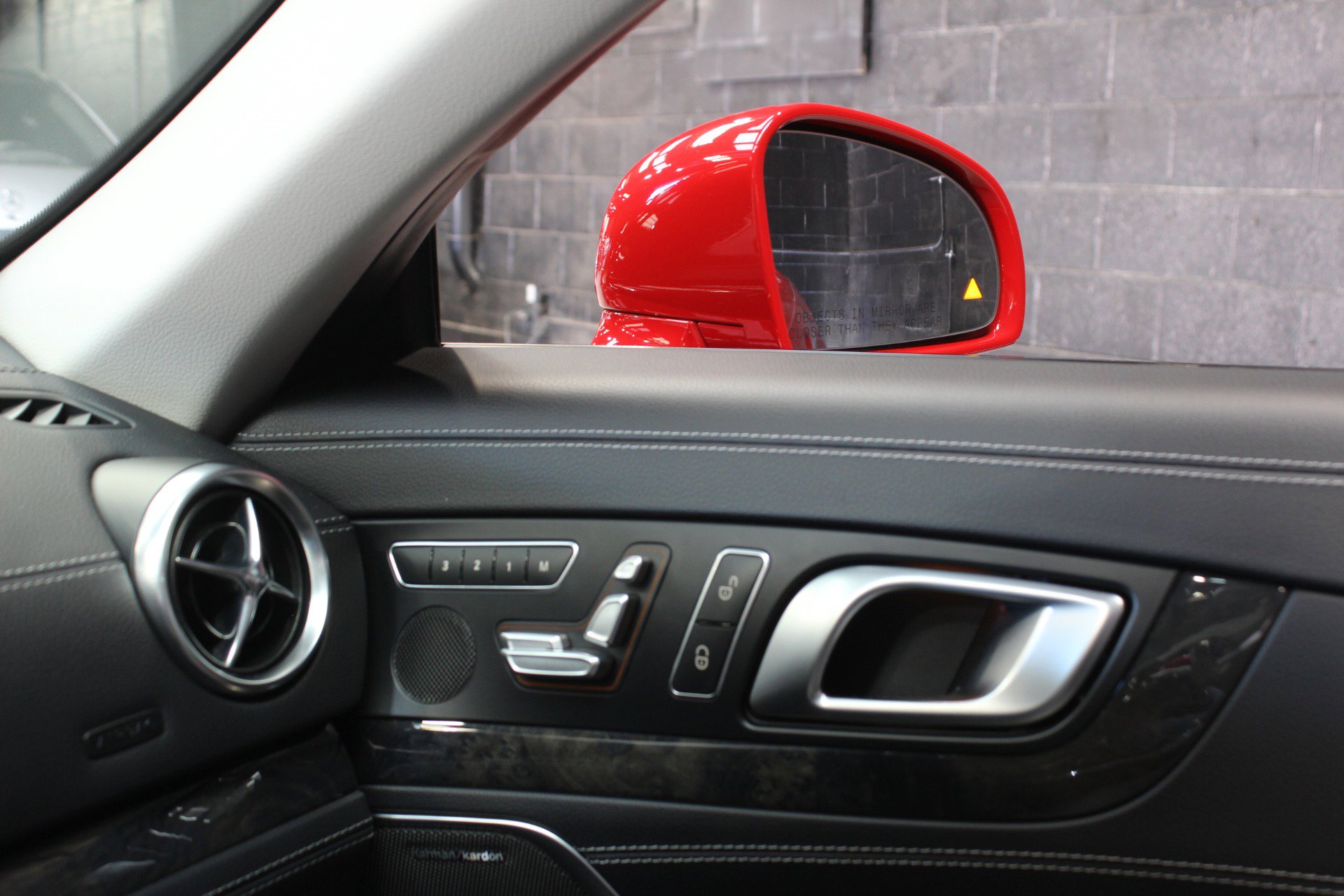 Used 2017 Mercedes-Benz SL 550 w/ Driver Assistance Package image 38