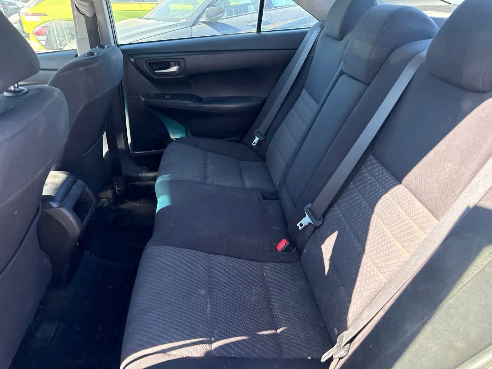 Used 2015 Toyota Camry LE FWD image 14