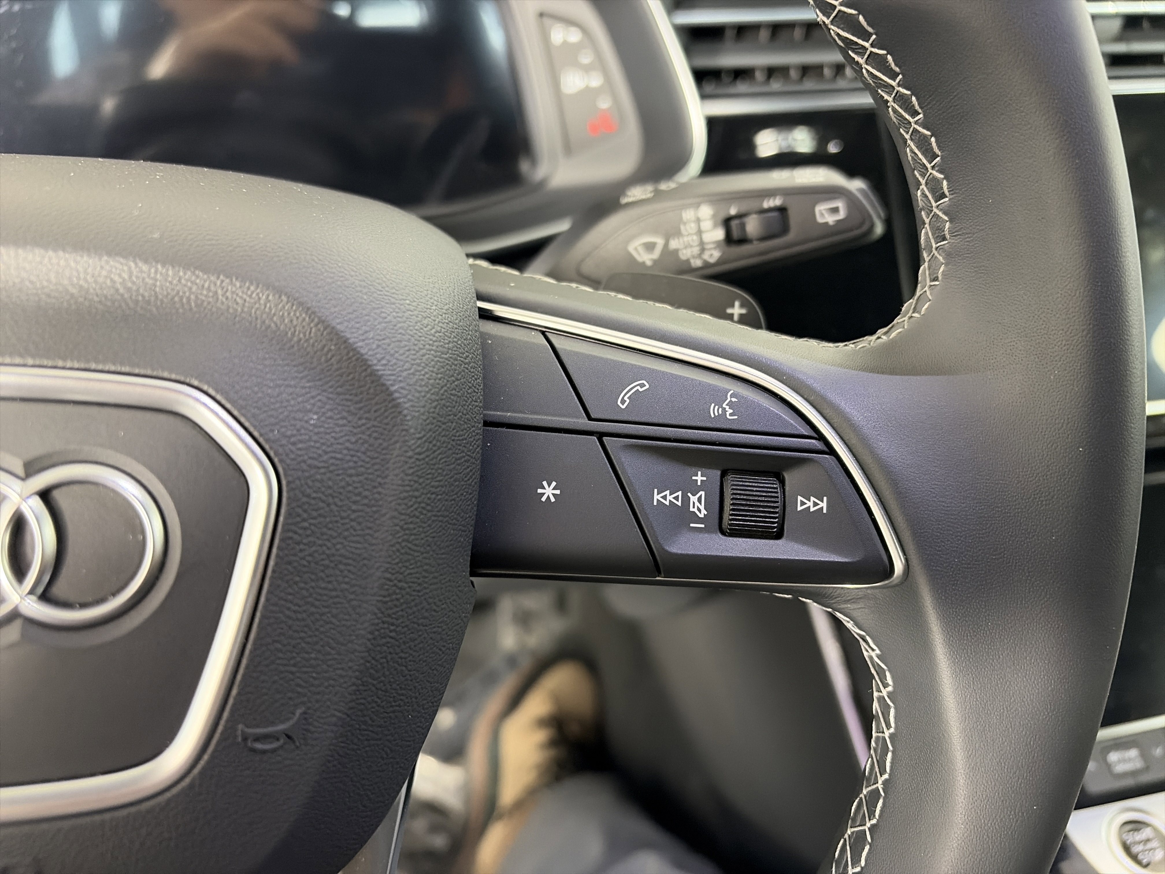 Certified 2025 Audi Q7 2.0T Premium w/ Convenience Plus Package image 32