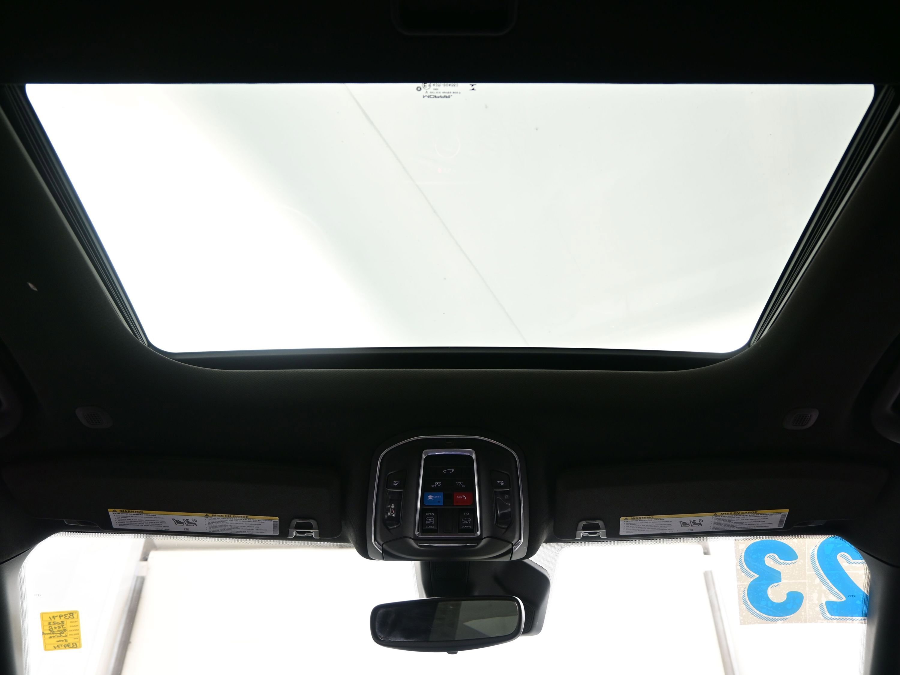 Used 2023 Jeep Grand Cherokee L Laredo image 19