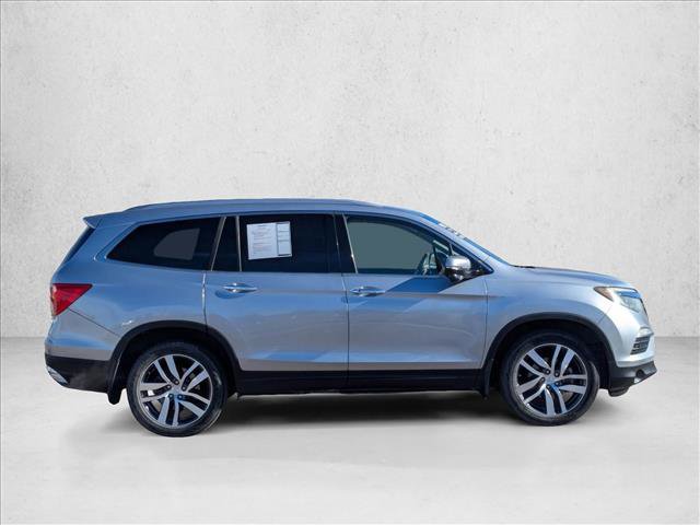Used 2017 Honda Pilot Touring image 4