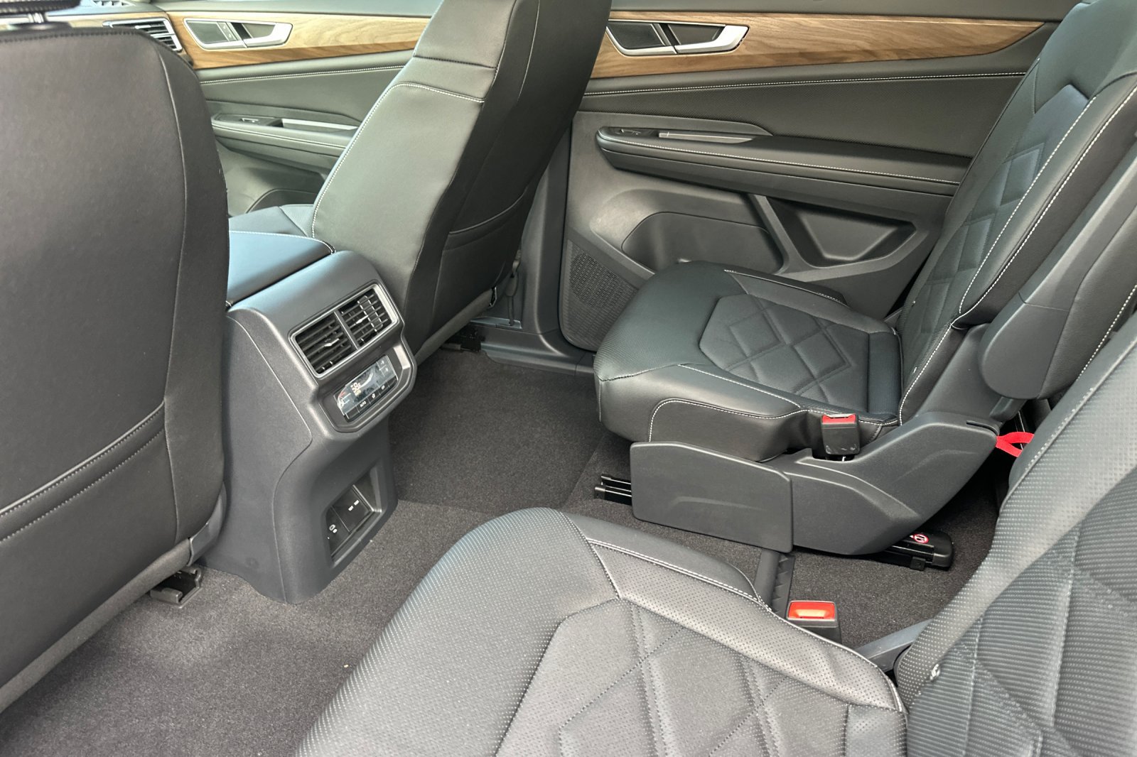 New 2026 Volkswagen Atlas SE AWD/4WD image 12