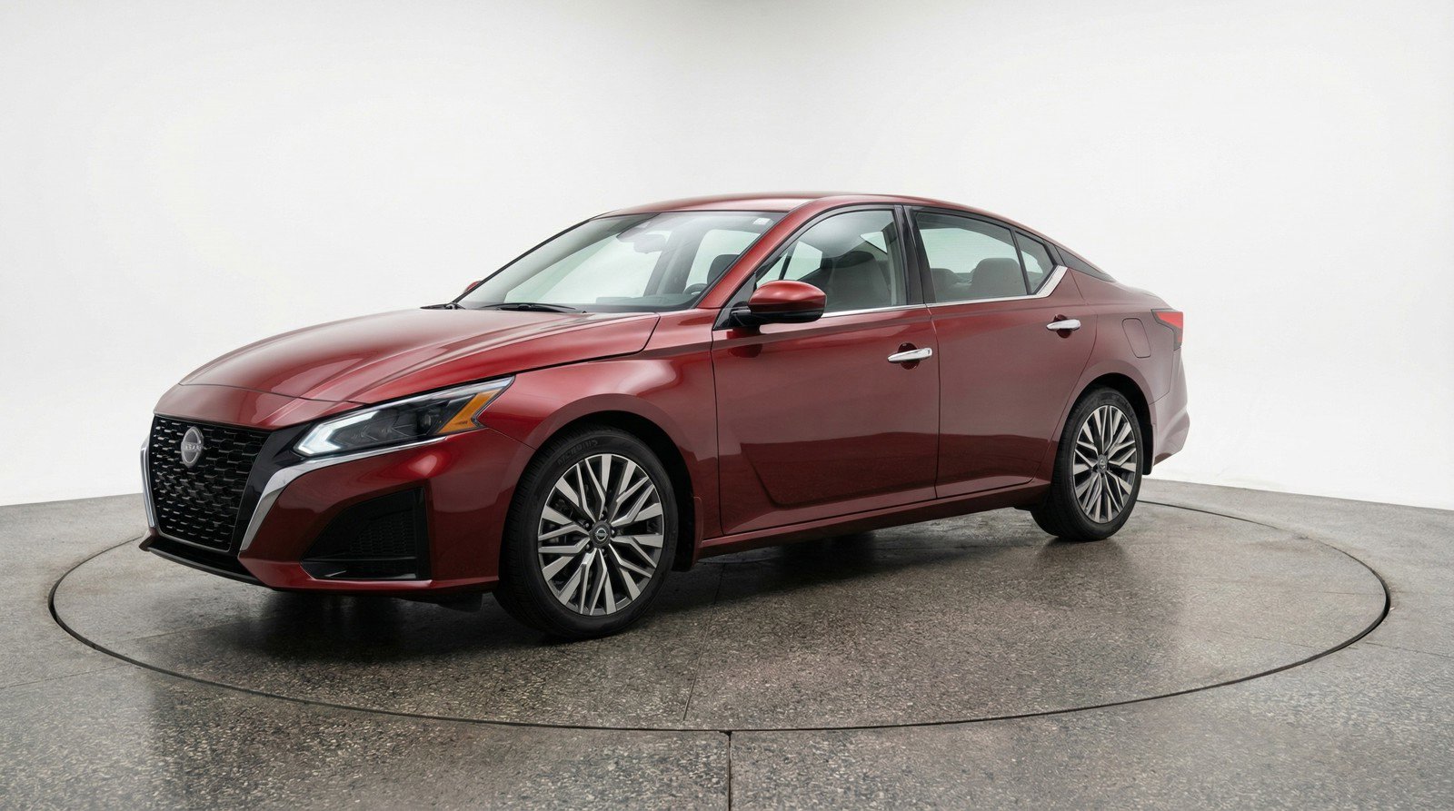 Used 2025 Nissan Altima 2.5 SV image 3
