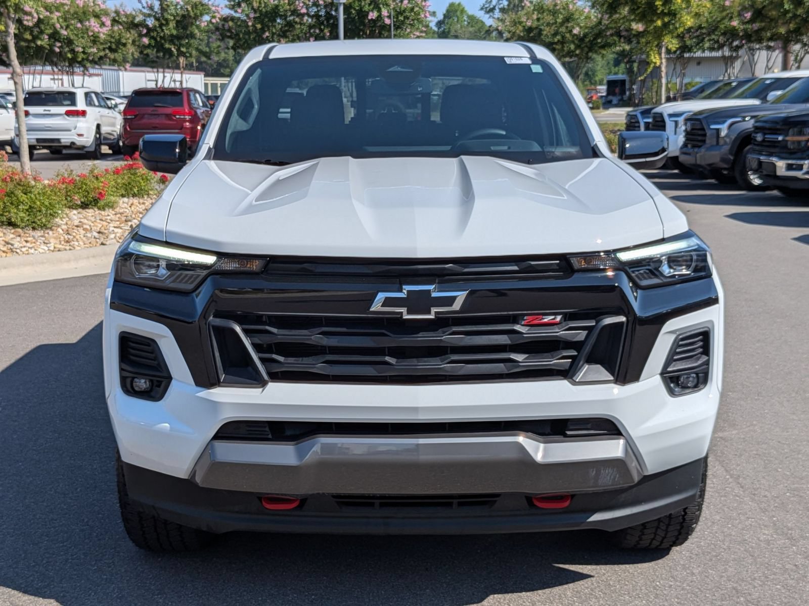 Used 2025 Chevrolet Colorado Z71 w/ Z71 Convenience Package 2 AWD/4WD image 8