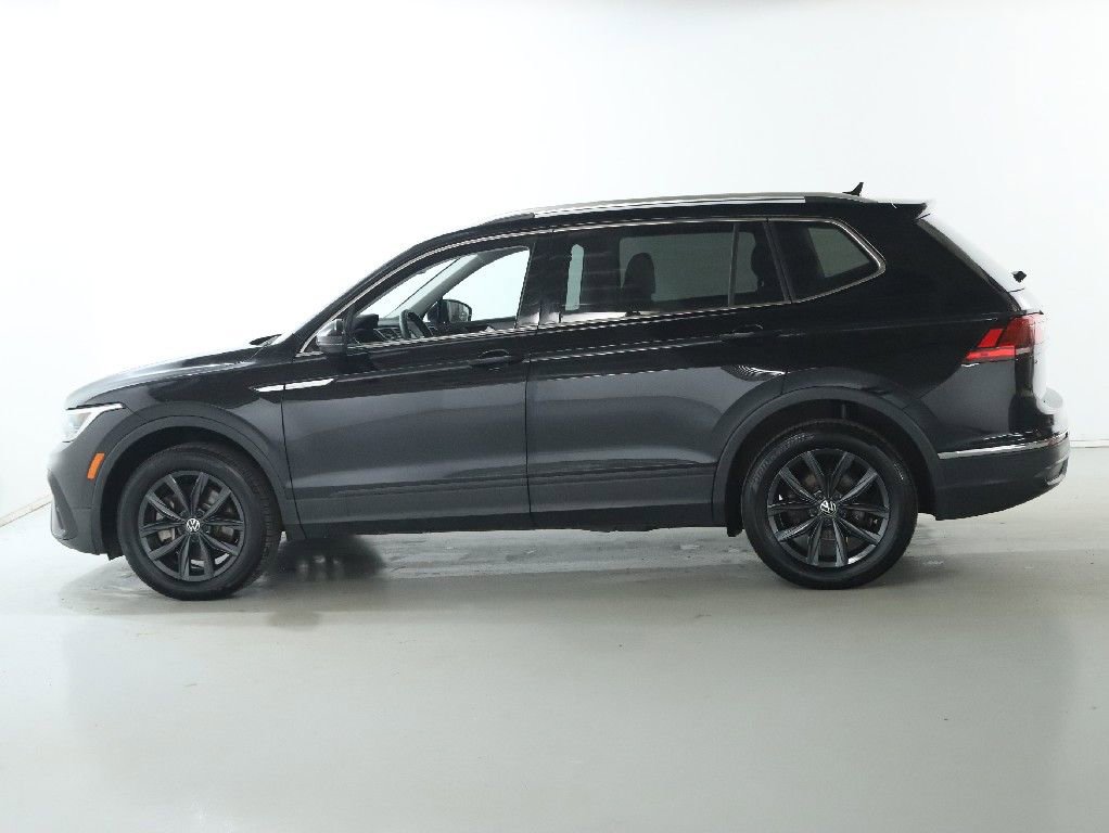 Used 2024 Volkswagen Tiguan SE image 40
