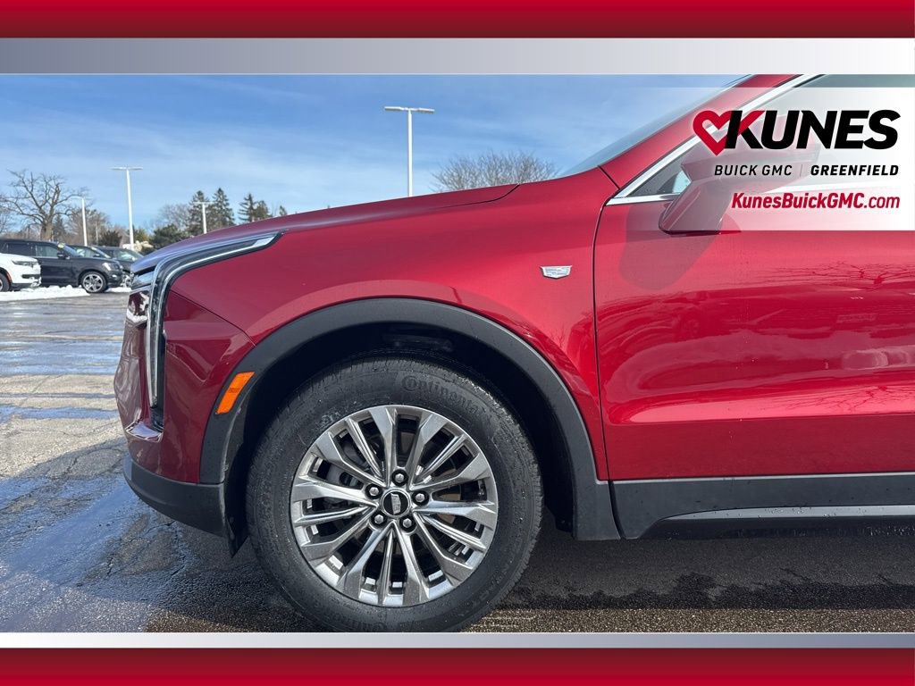 Used 2024 Cadillac XT4 Premium Luxury image 12