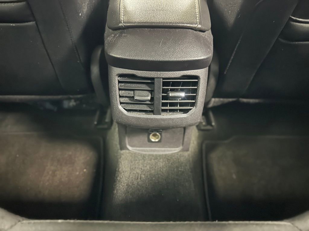 Used 2015 Ford Fusion SE image 17