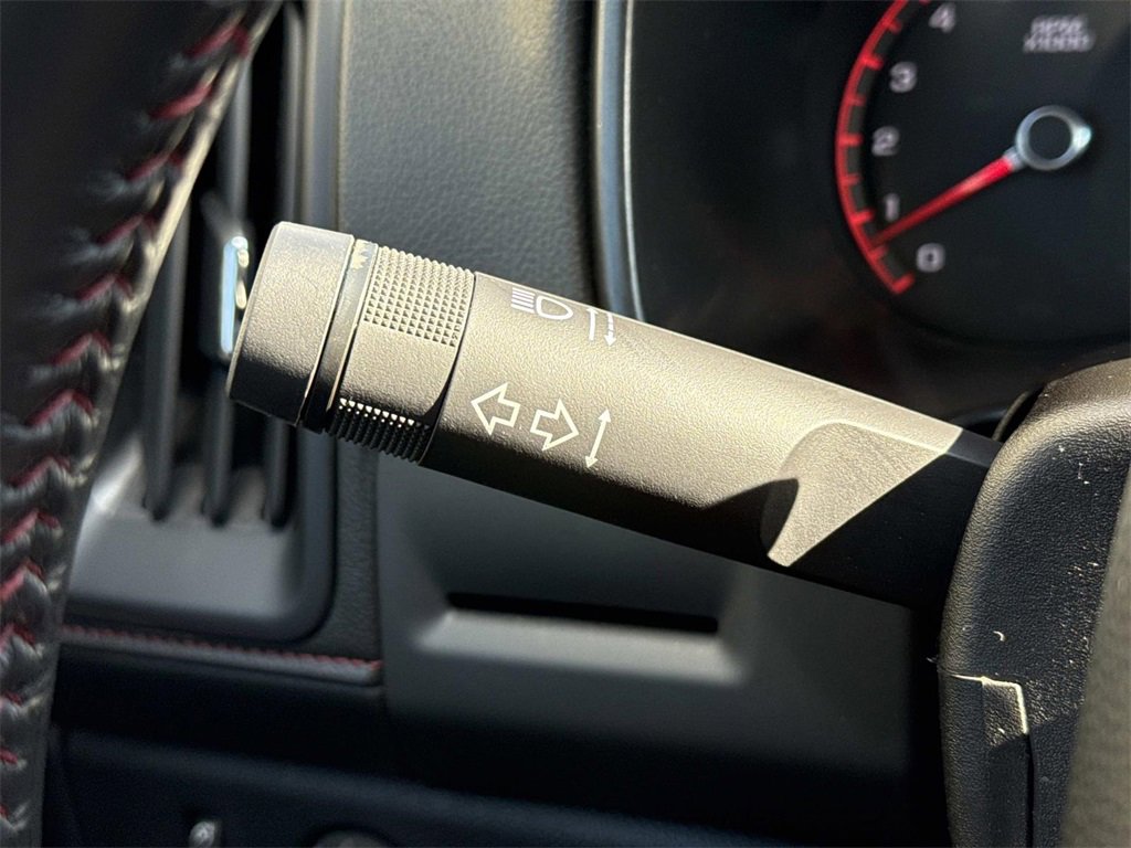 Used 2016 GMC Canyon SLE w/ All Terrain Package image 28