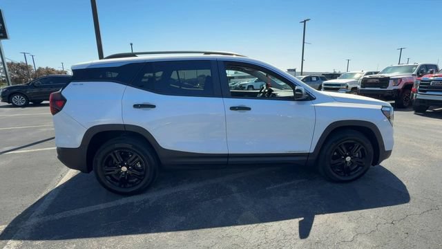 Used 2023 GMC Terrain SLE w/ Driver Convenience Package FWD image 9