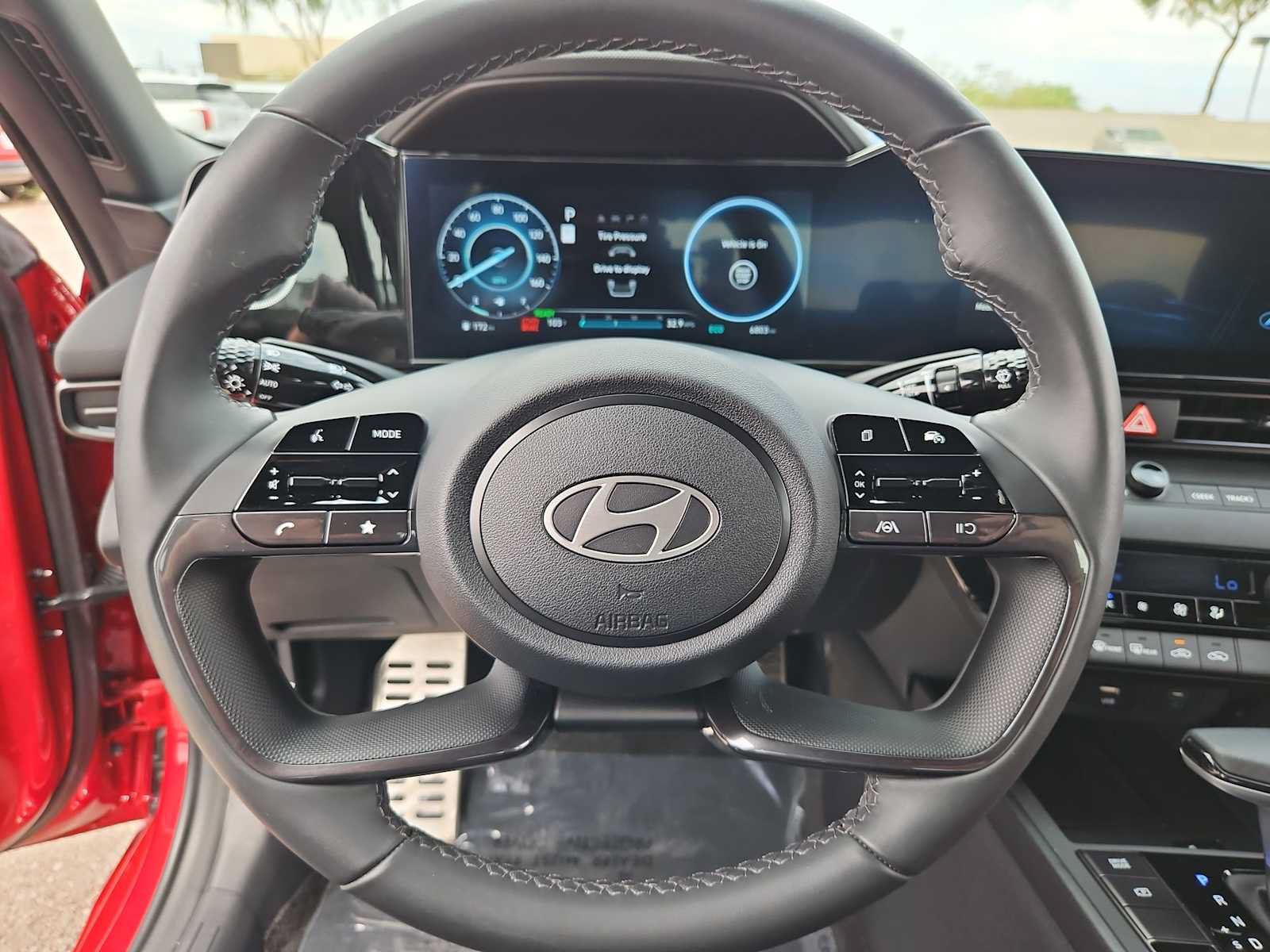 Used 2025 Hyundai Elantra Hybrid FWD image 22