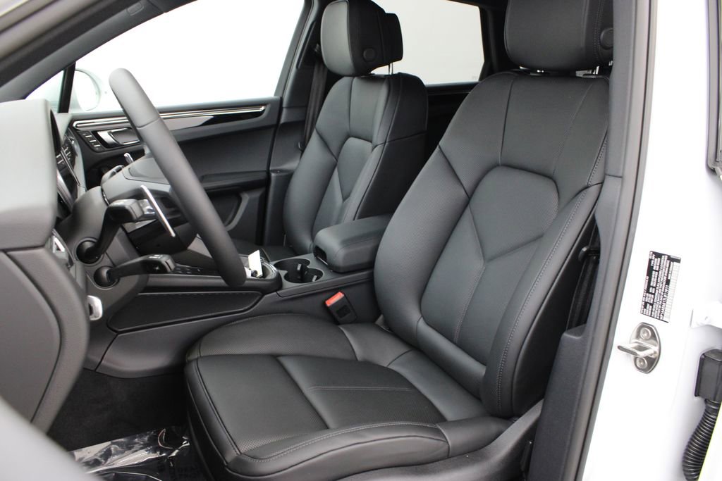 New 2026 Porsche Macan image 5