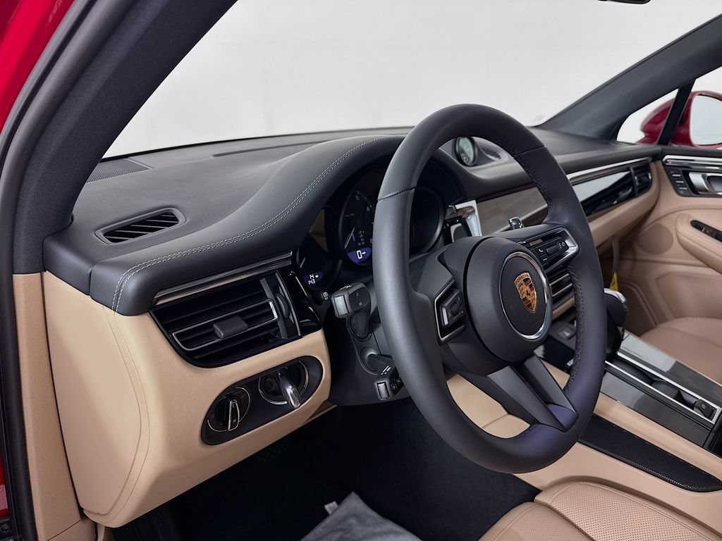 New 2026 Porsche Macan AWD/4WD image 4