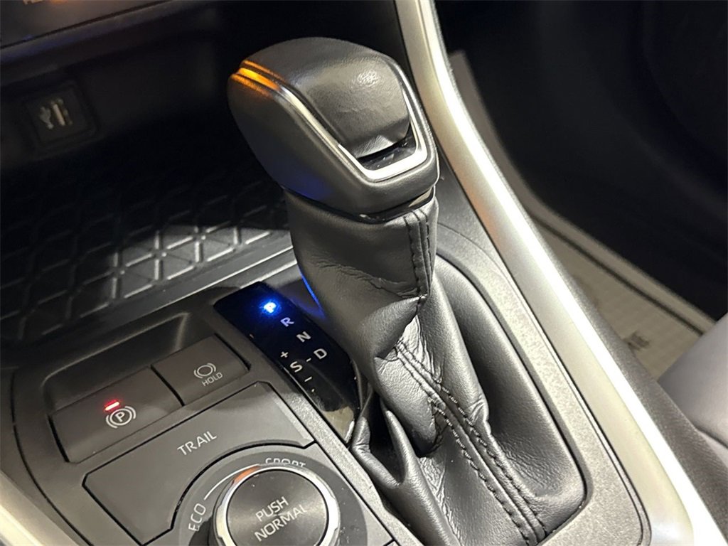 Used 2023 Toyota RAV4 XLE Premium image 16