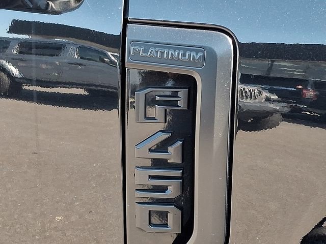 Used 2019 Ford F450 Platinum w/ Platinum Ultimate Package AWD/4WD image 27