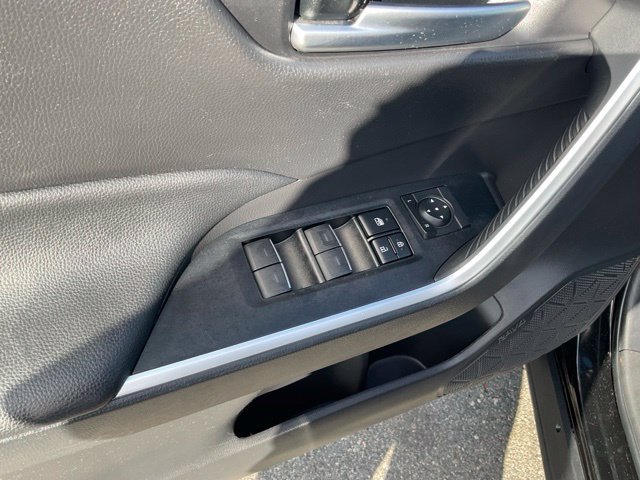 Used 2025 Toyota RAV4 XLE AWD/4WD image 11