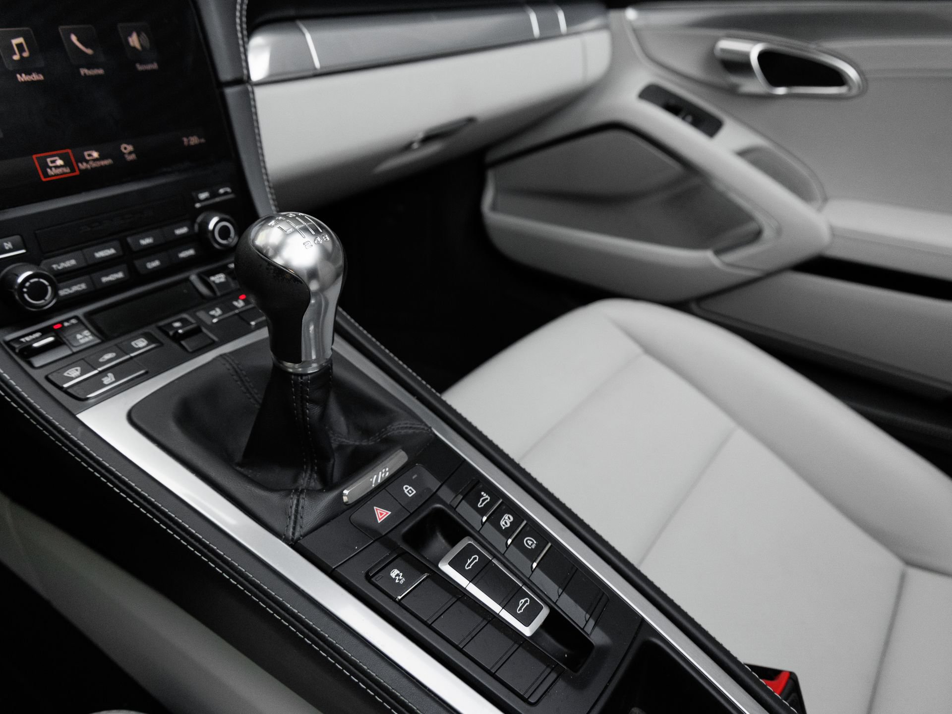 Certified 2025 Porsche 718 Boxster S RWD image 26