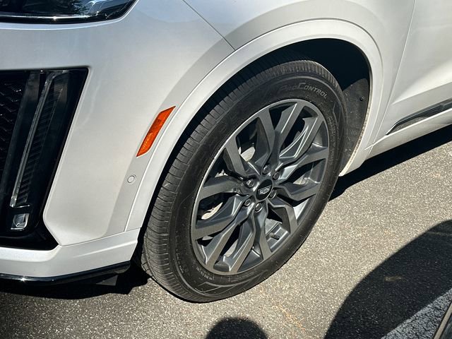 Used 2021 Cadillac XT6 Sport w/ Platinum Package AWD/4WD image 4