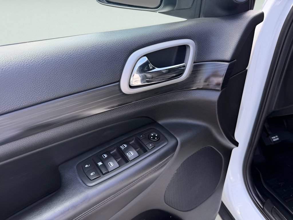 Used 2020 Jeep Grand Cherokee Laredo w/ Quick Order Package 2BN North AWD/4WD image 19