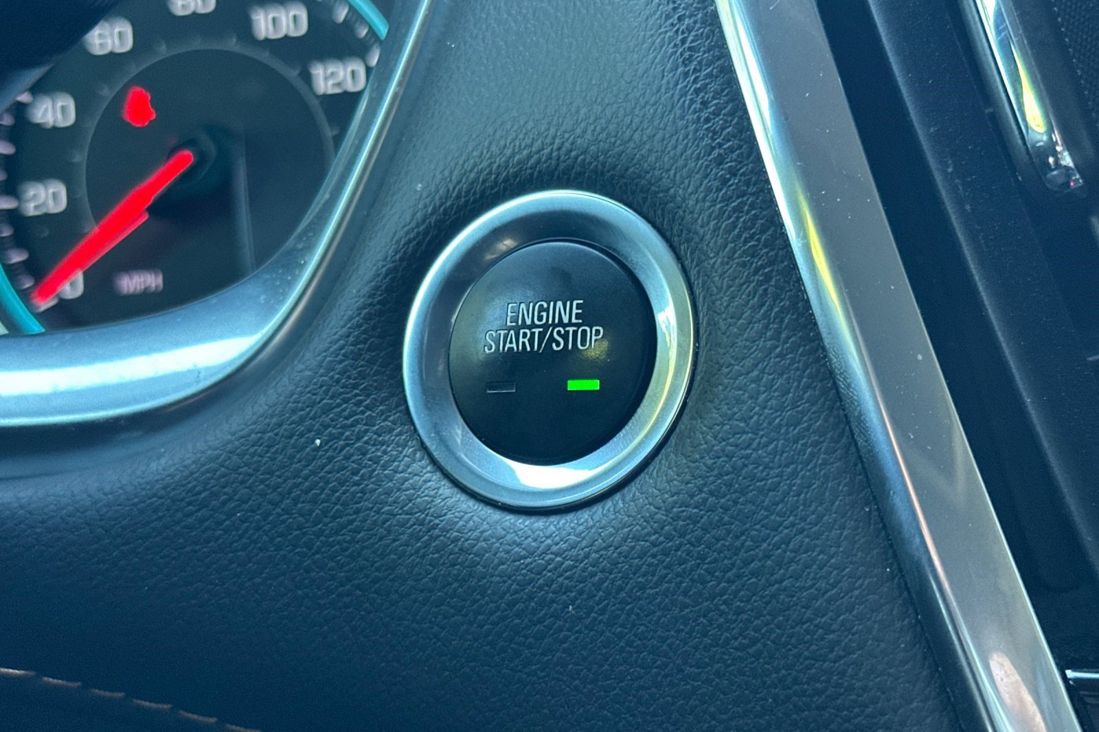 Used 2020 Chevrolet Traverse Premier w/ Redline Edition image 28