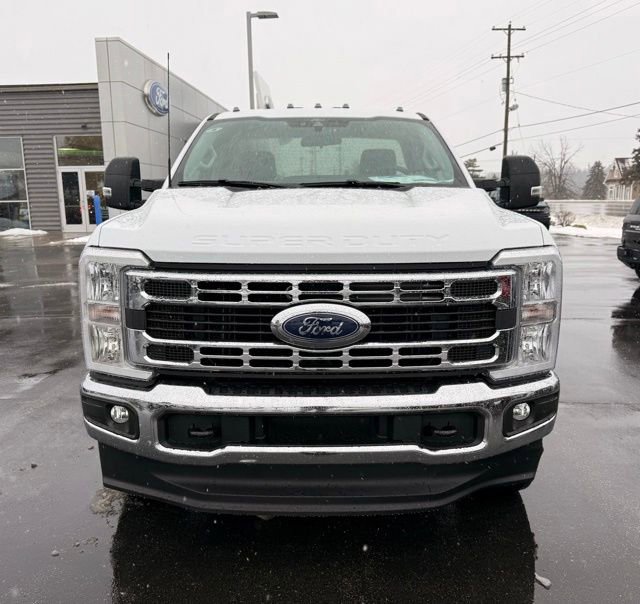 New 2026 Ford F350 XLT image 2