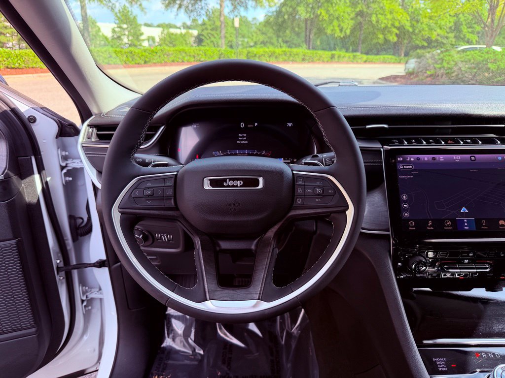 Used 2023 Jeep Grand Cherokee L Limited AWD/4WD image 20