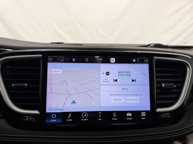 Used 2023 Chrysler Pacifica Limited FWD image 38