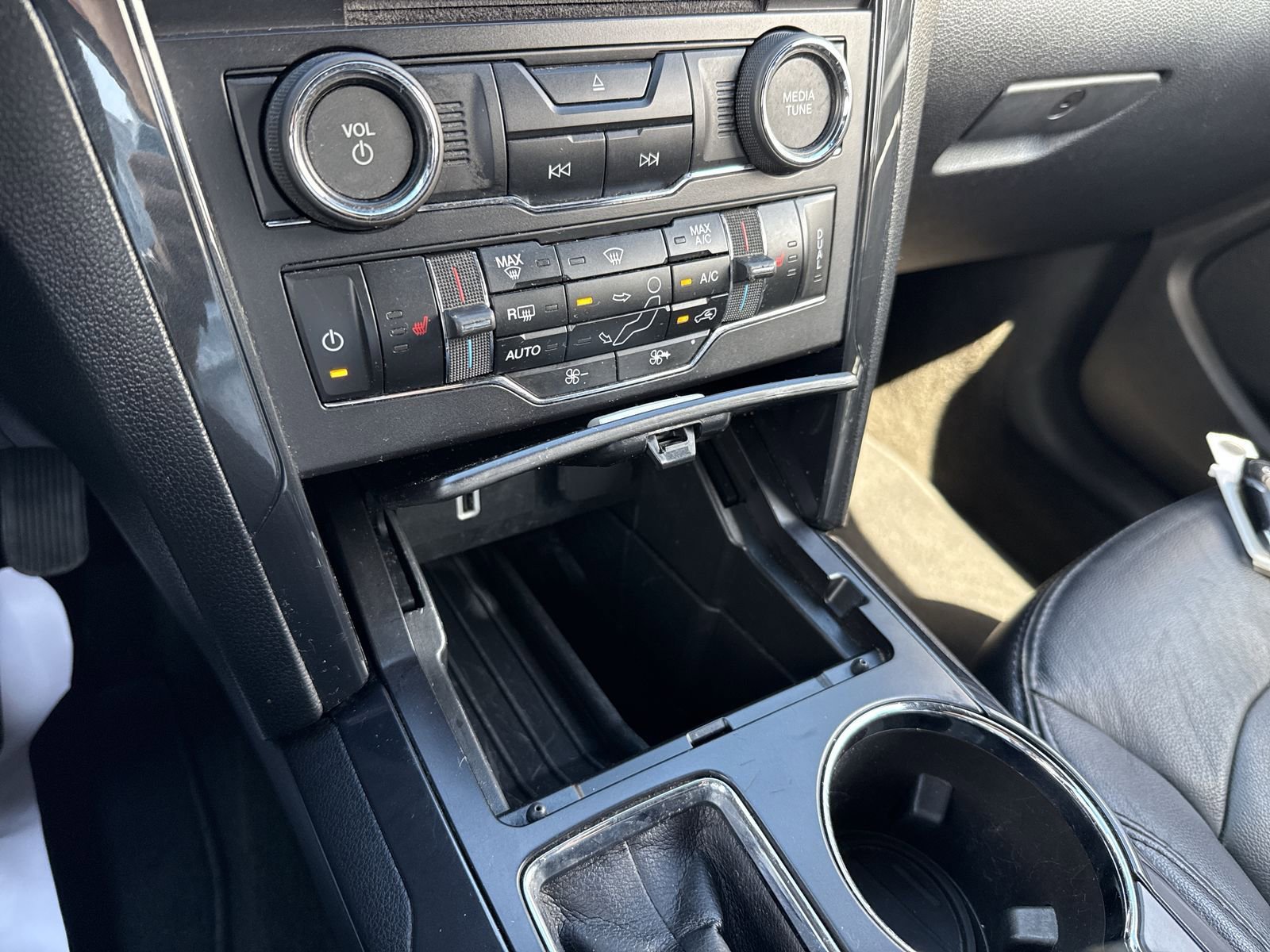 Used 2017 Ford Explorer XLT w/ Equipment Group 202A image 36