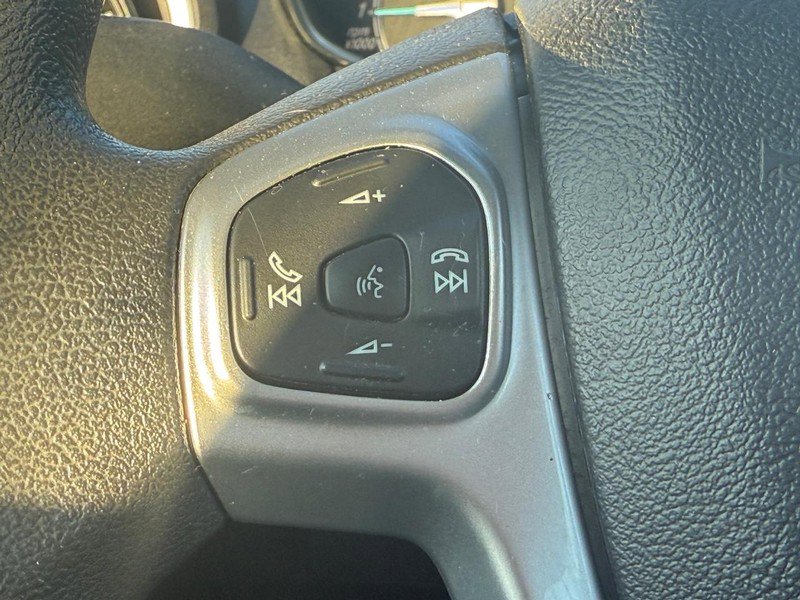 Used 2018 Ford Fiesta SE image 11