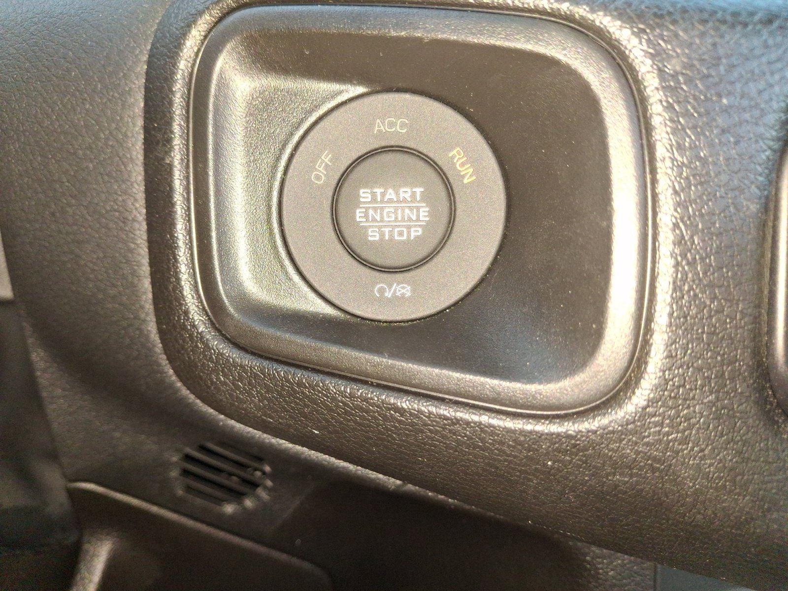 Used 2026 Jeep Wrangler Sport AWD/4WD image 22