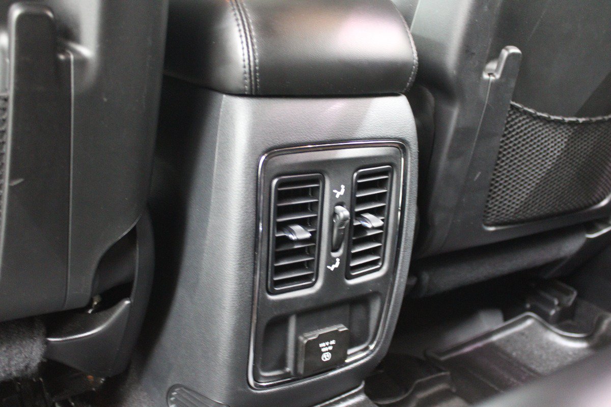 Used 2019 Jeep Grand Cherokee Altitude AWD/4WD image 33