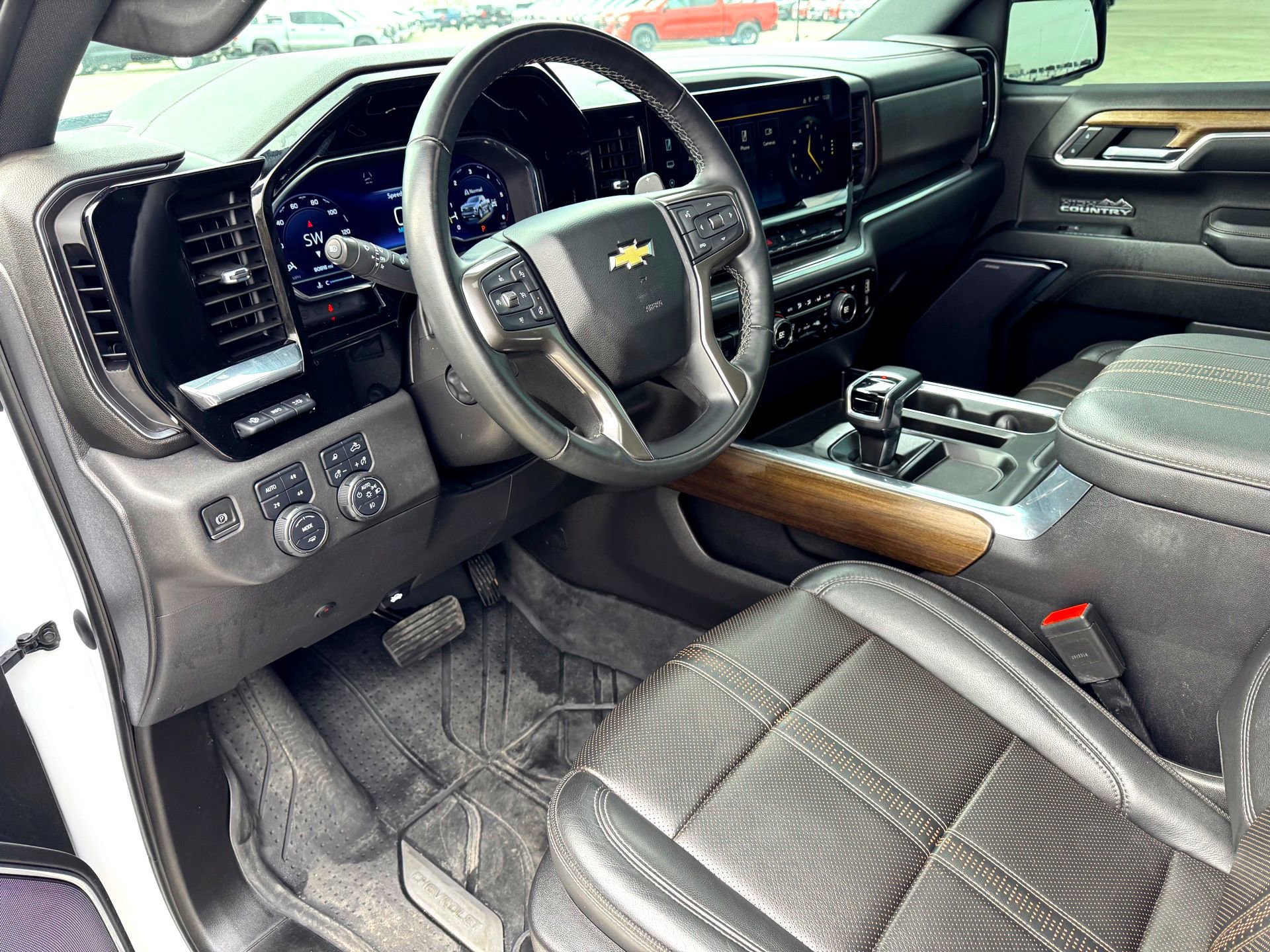 Used 2023 Chevrolet Silverado 1500 High Country w/ High Country Premium Package image 10